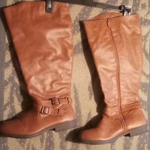 Calf high women's boot